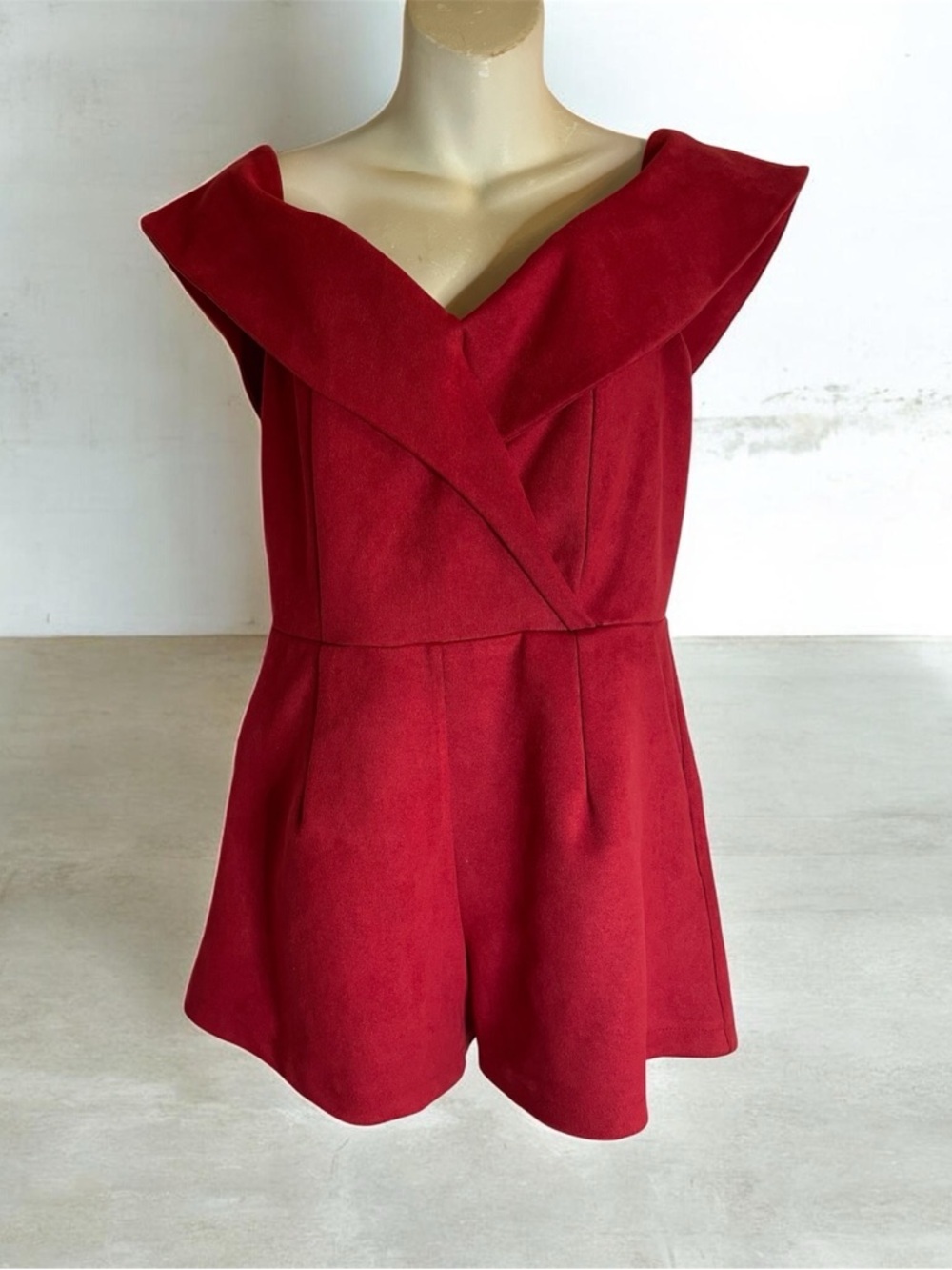 Luxxel cherry Red Off-Shoulder V-Neck Romper Size Medium shorts glam chic